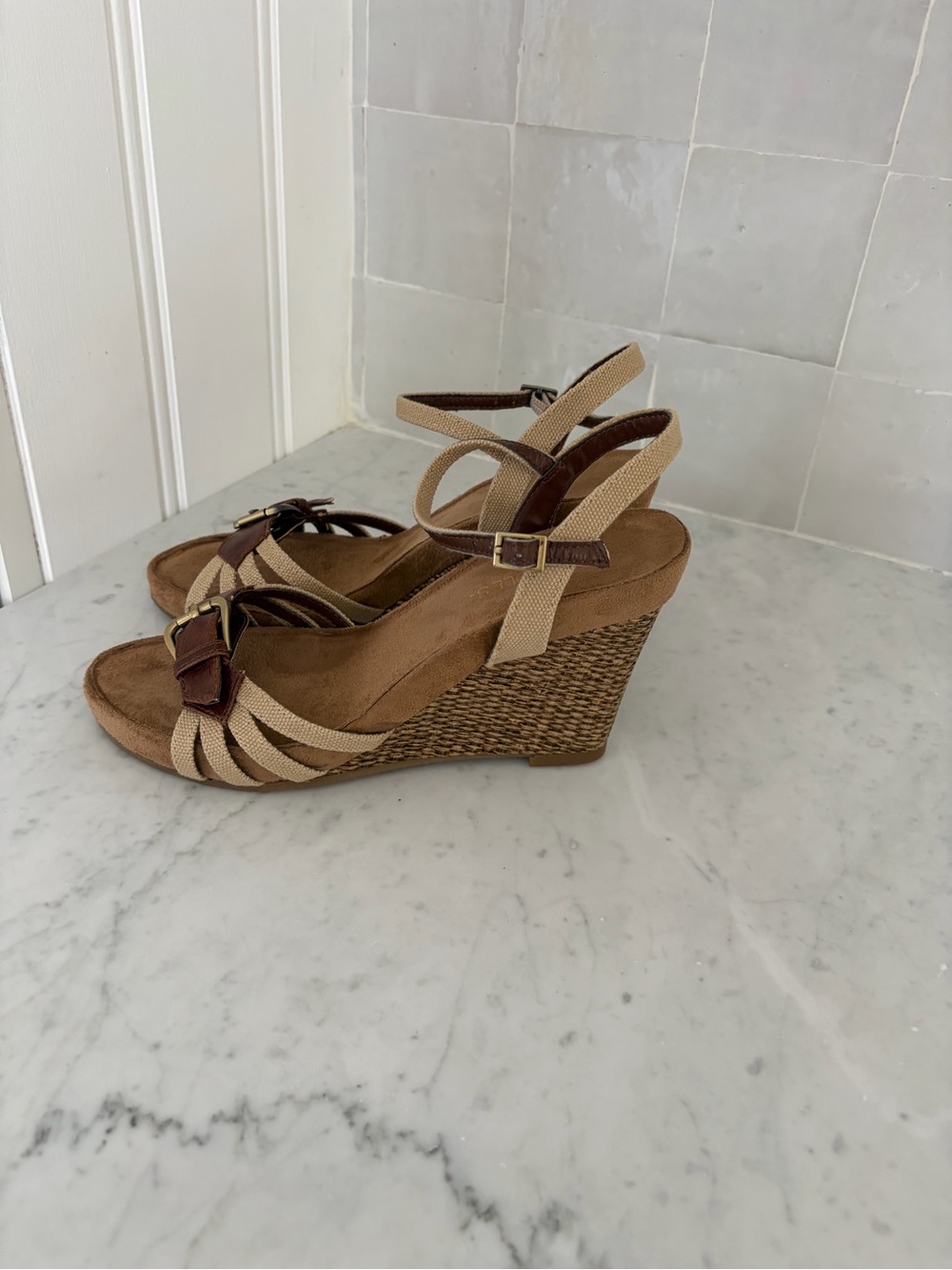 AEROSOLES NWT Beige and Brown Woven Wedge Sandals